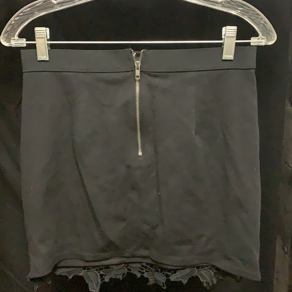 AMERICAN Eagle • black skirt with lace overlay - Picture 2 of 6